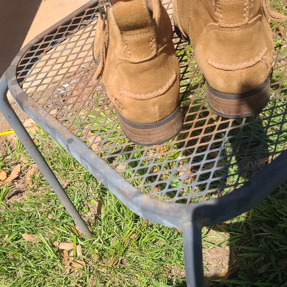 Brown - Picture 5 of 9